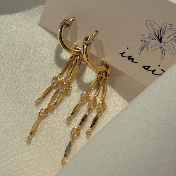 GOLDEN WILLOW HOOP EARRINGS