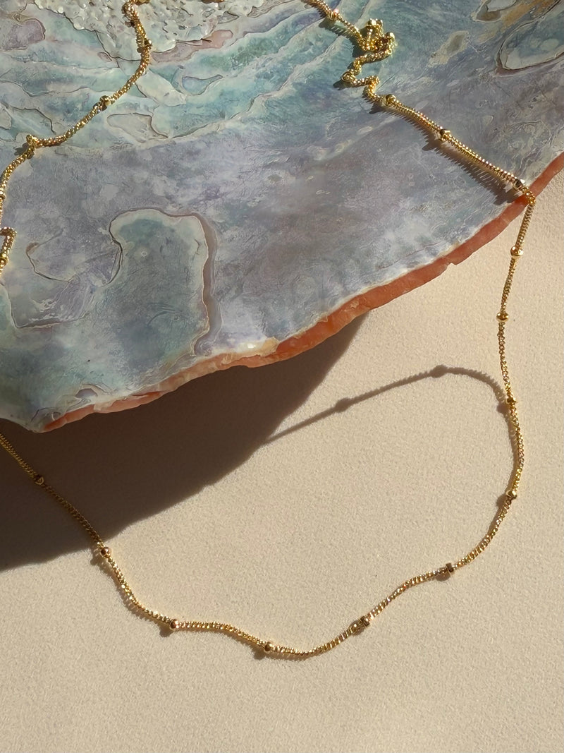 SATELLITE CHAIN NECKLACE