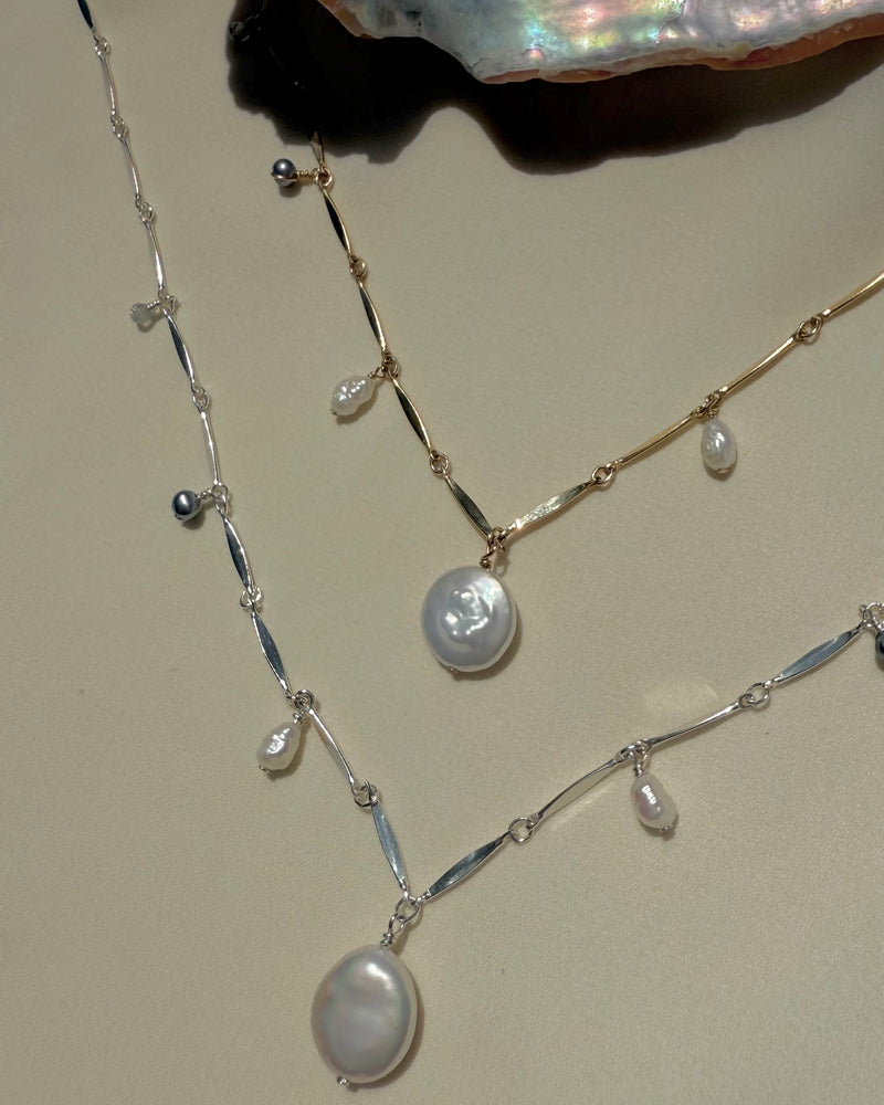 COCORA PEARL CHARM NECKLACE
