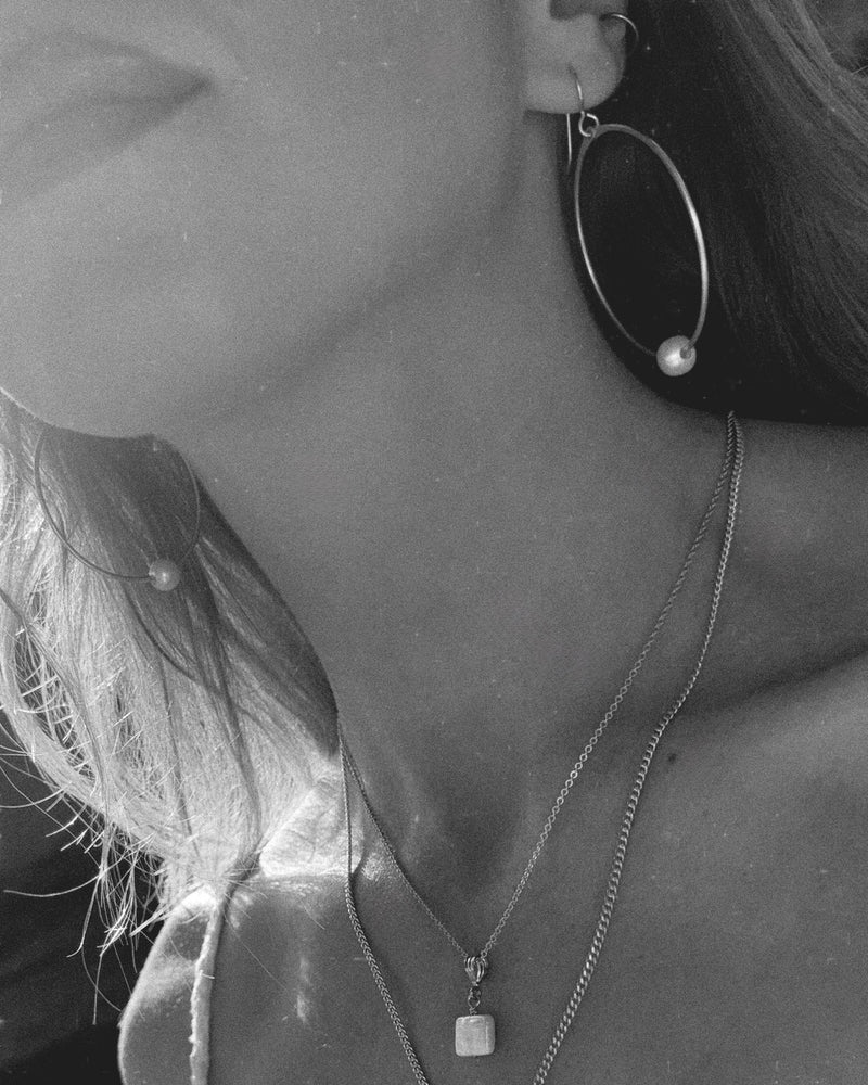 GARDENIA PEARL HOOP EARRINGS