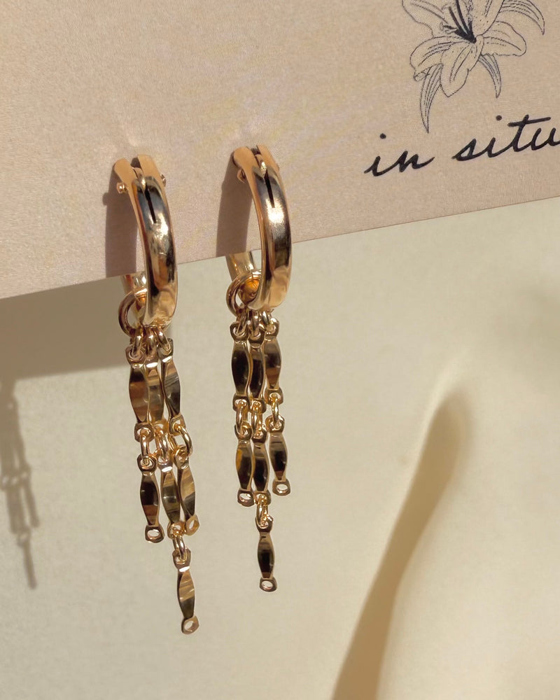 GOLDEN WILLOW HOOP EARRINGS