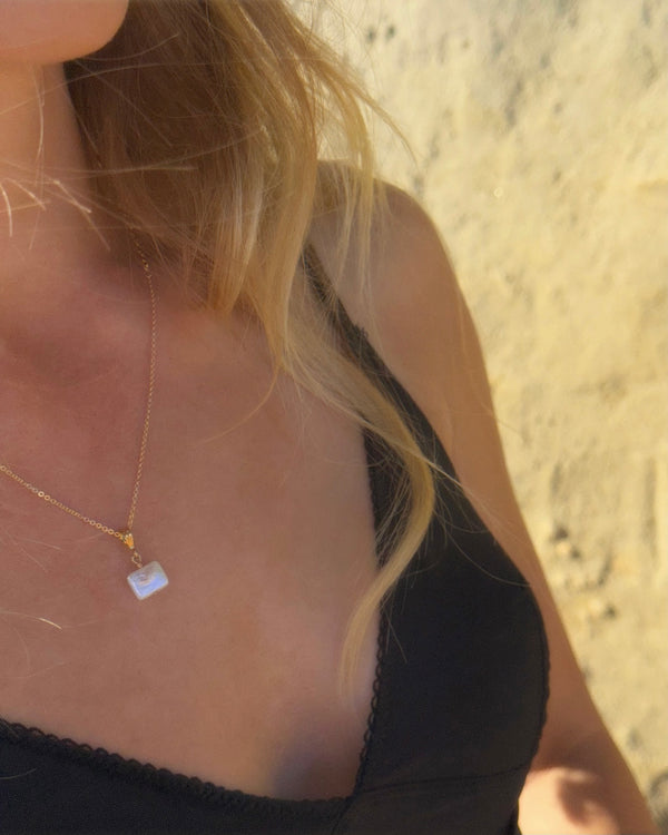 ELOWEN PEARL NECKLACE