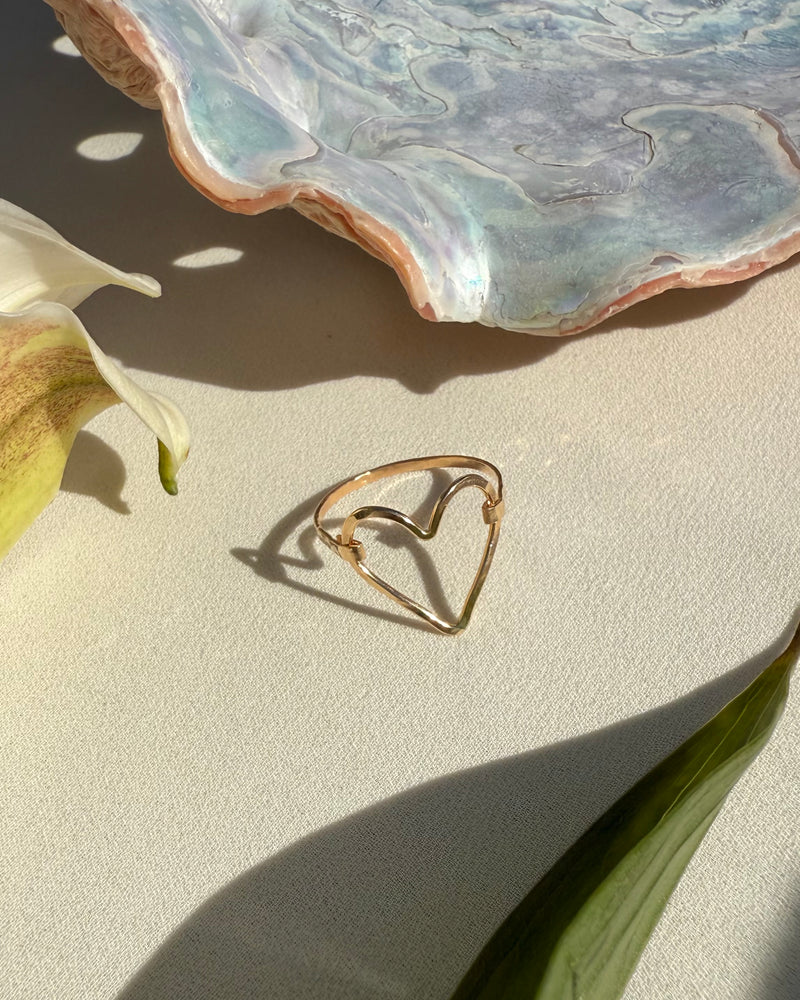 APHRODITE HEART RING