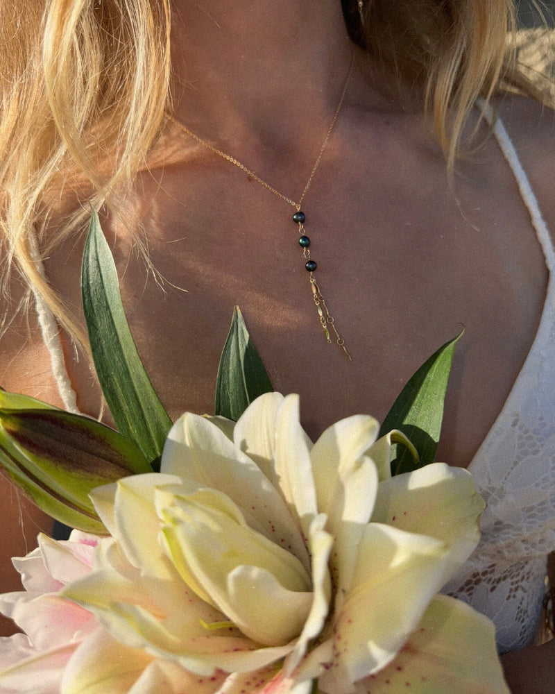NADIA LARIAT NECKLACE