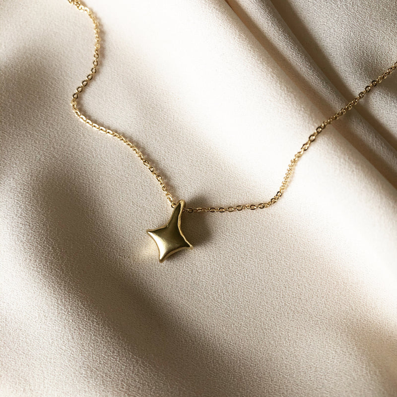 COMPASS STAR NECKLACE