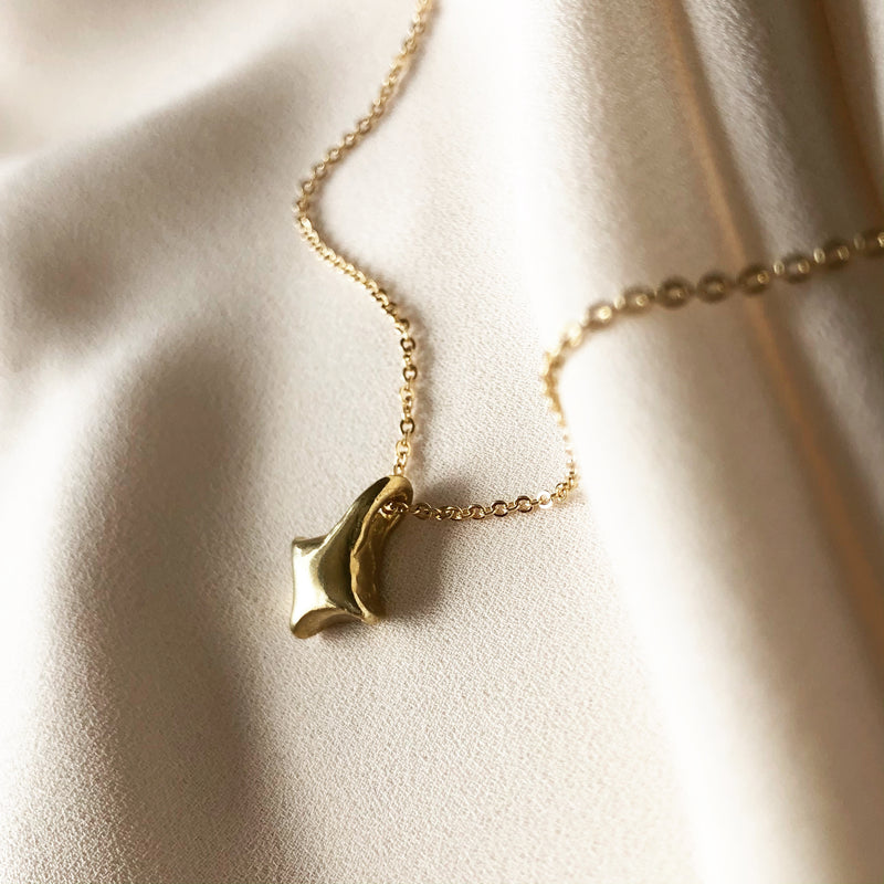 COMPASS STAR NECKLACE